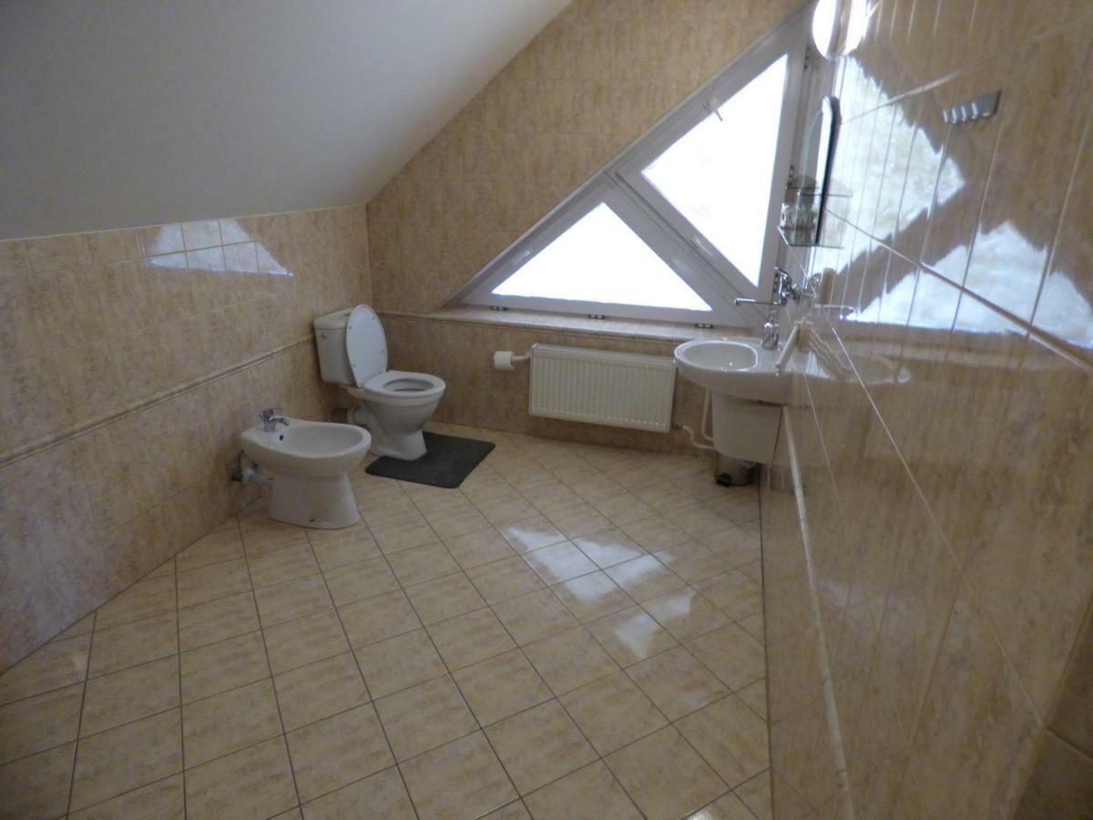 Vazinka Hotel Madunice Bagian luar foto